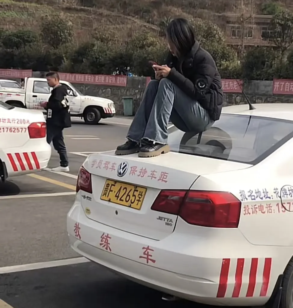在车上等我……（2）.PNG