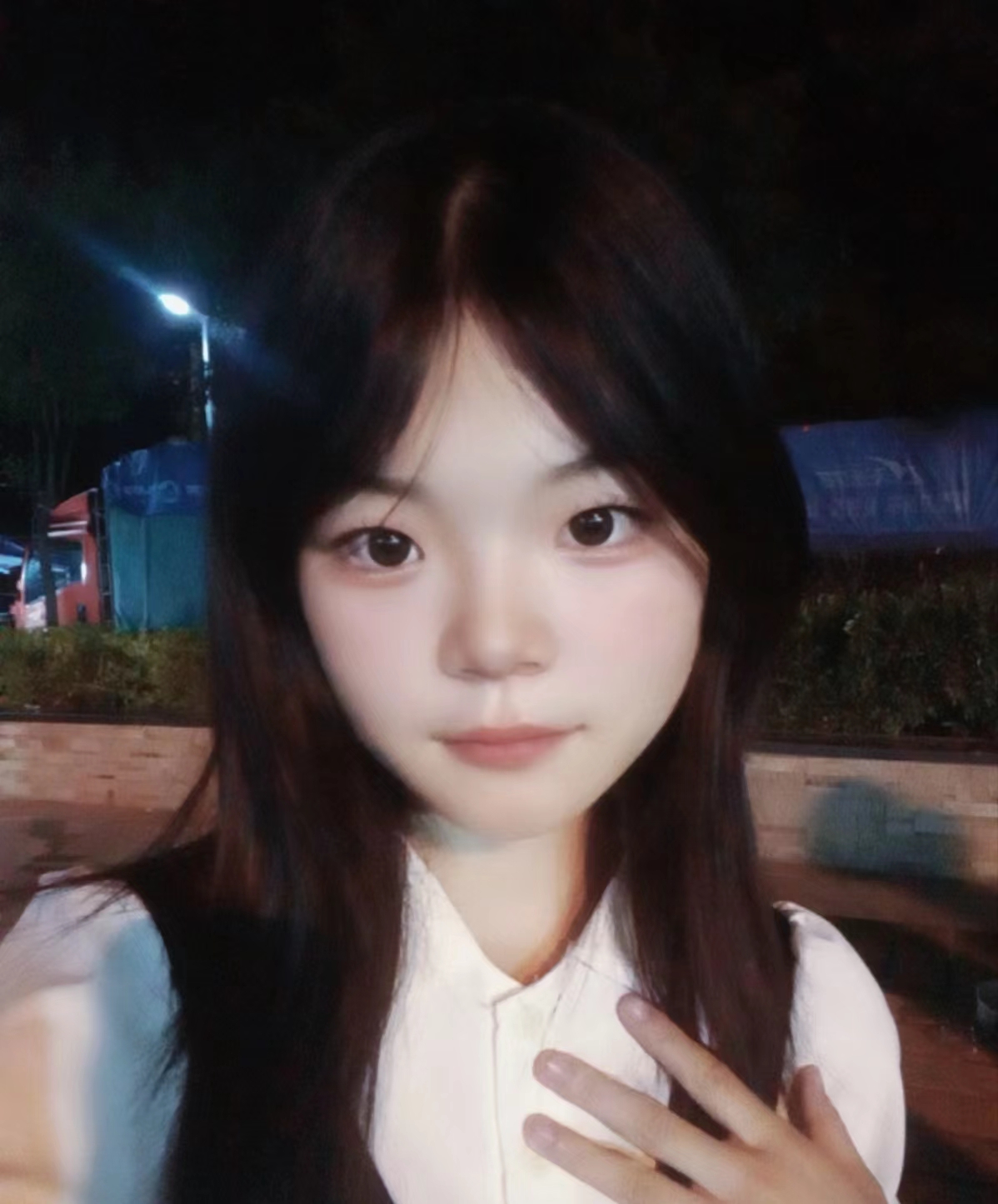 裙子好看还是我好看_图2
