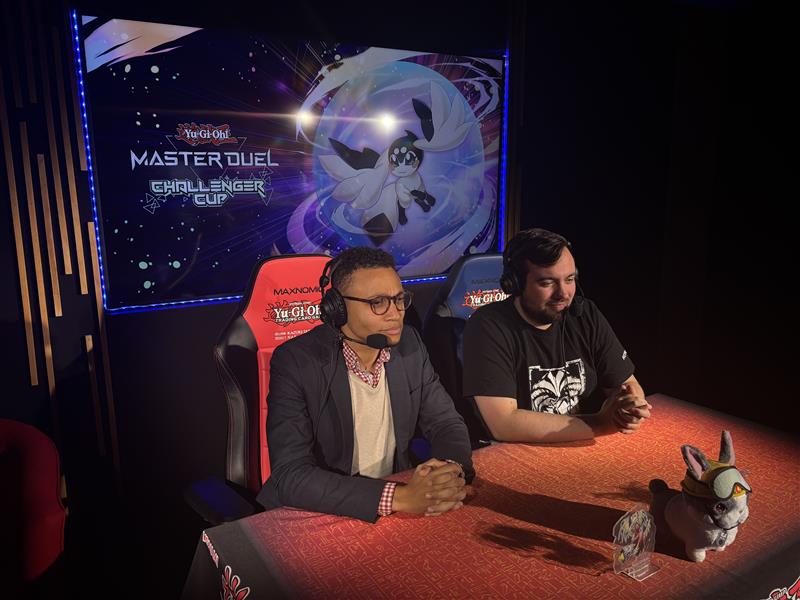 舞台已就绪！两支队伍入场，唯有一方能夺得胜利！_图1