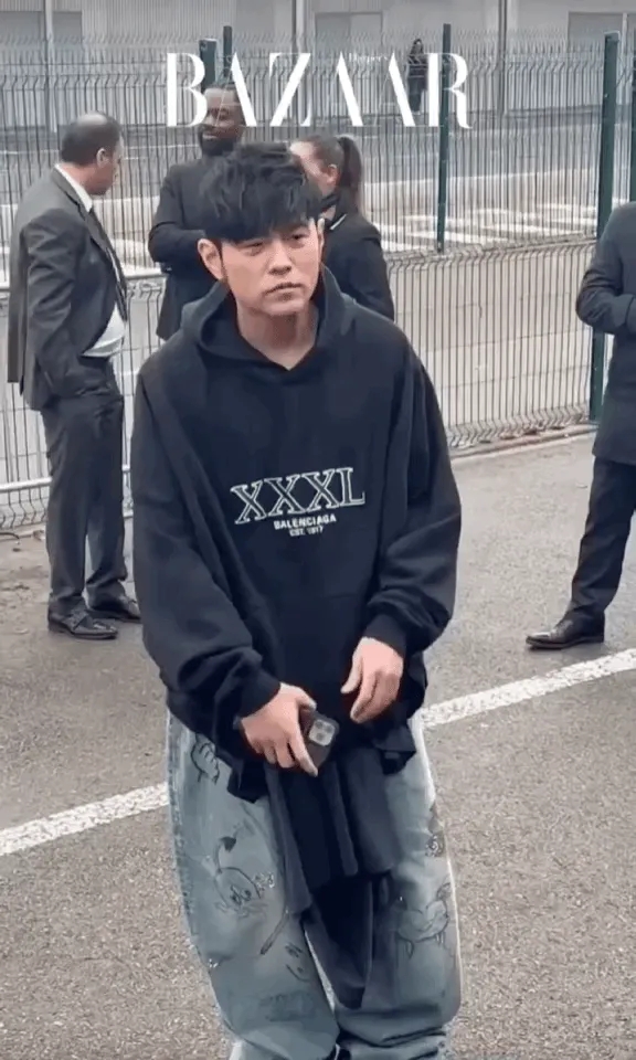 巴黎时装大秀上的周杰伦，什么水平？_图3