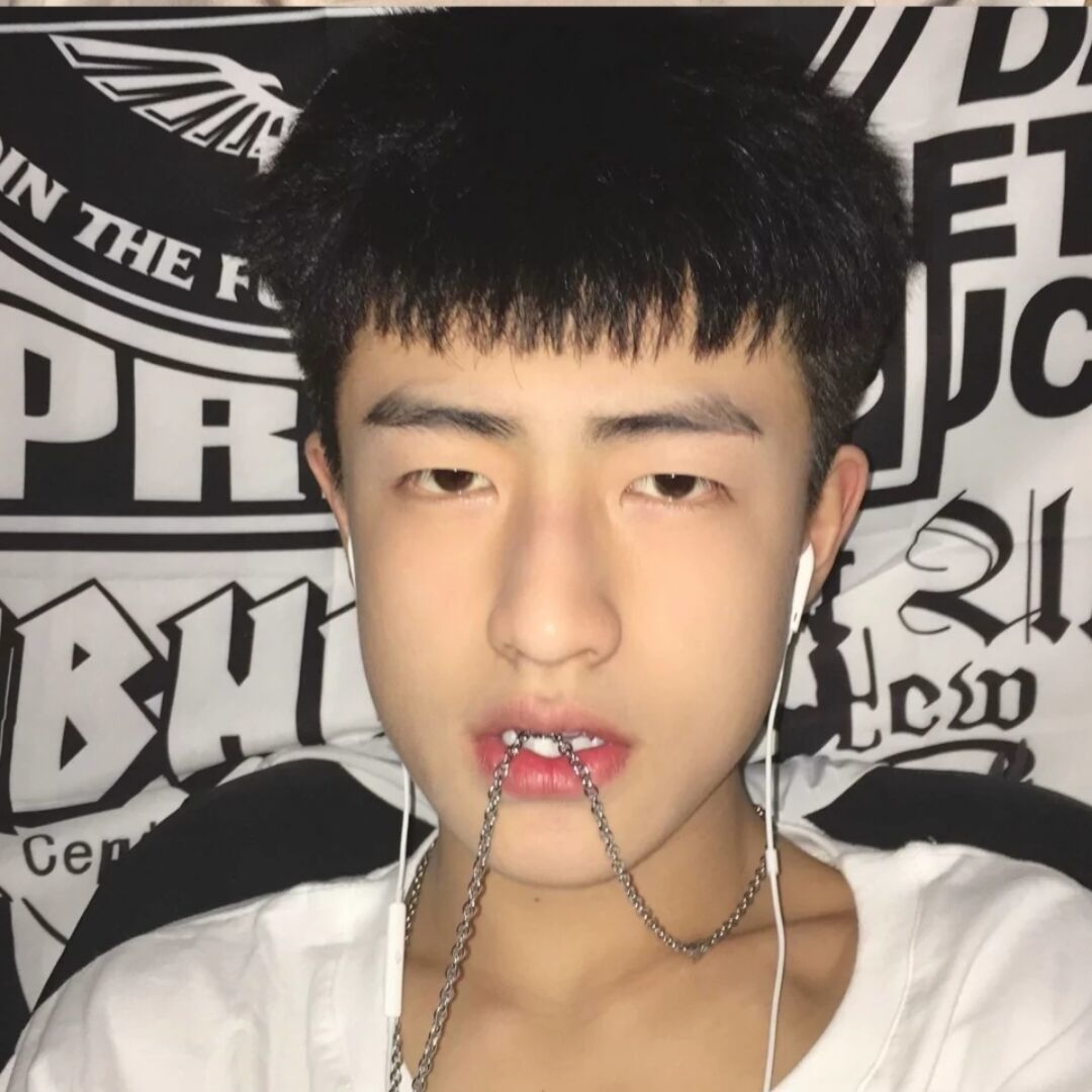 看你挺会走路的 要不要一起散散步._图1