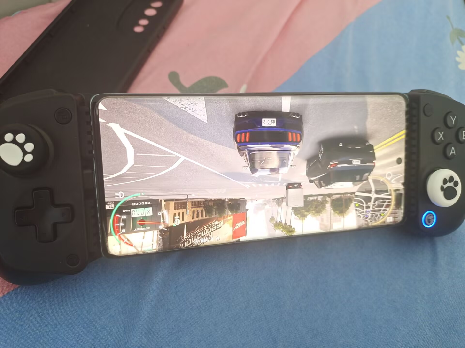 这个游戏屏幕怎么反转啊我滑后台什么的都试了_图1