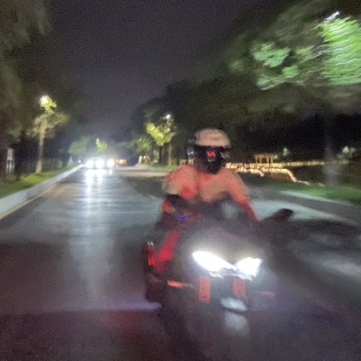 土嗨少女在泡枸杞