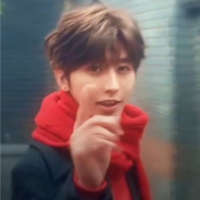 爱当小黑子的爱坤