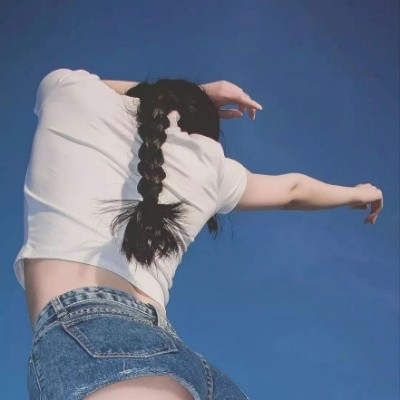 波比她头大