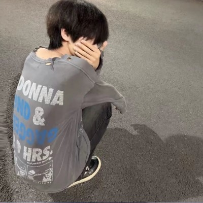 每天在发呆的铁拐李s879