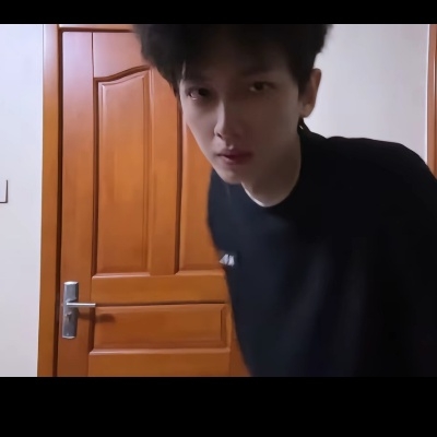 更绝的草莓酱b513