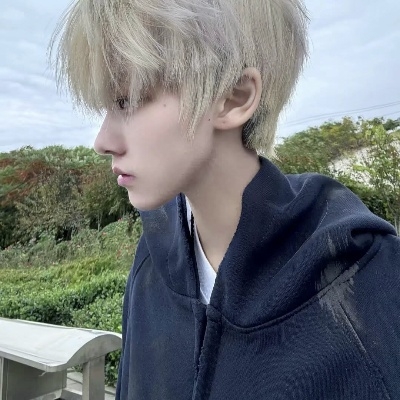 隔壁小孩已上头dw81