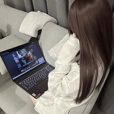 虚假。